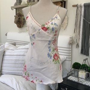Vintage pretty flowered top
